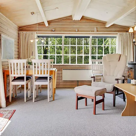 Cozy Log Retreat-by Traum *