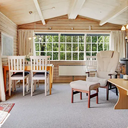 Dom wakacyjny Cozy Log Cabin Retreat-By Traum Oksbøl