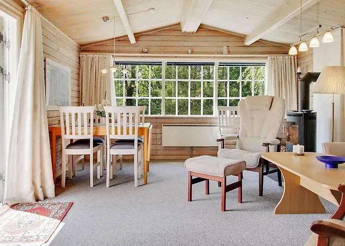 Cozy Log Retreat-by Traum *